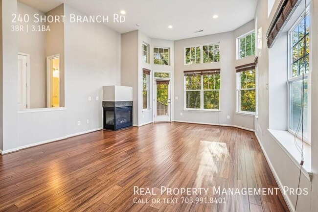 Building Photo - 240 Short Branch Rd