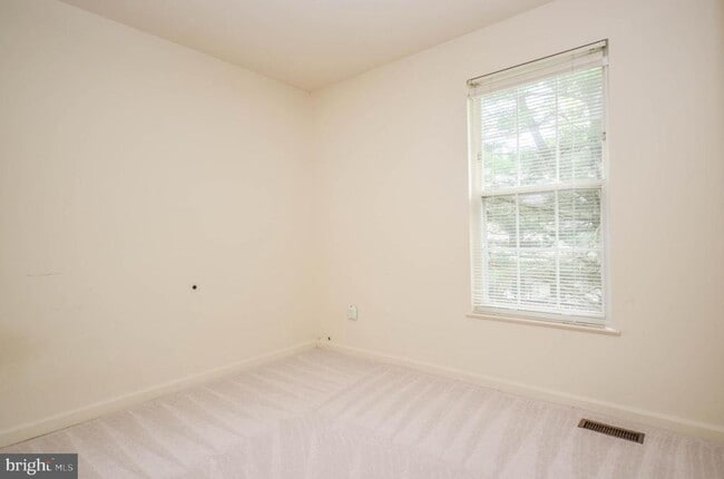 Building Photo - 3003 Gatehouse Ct