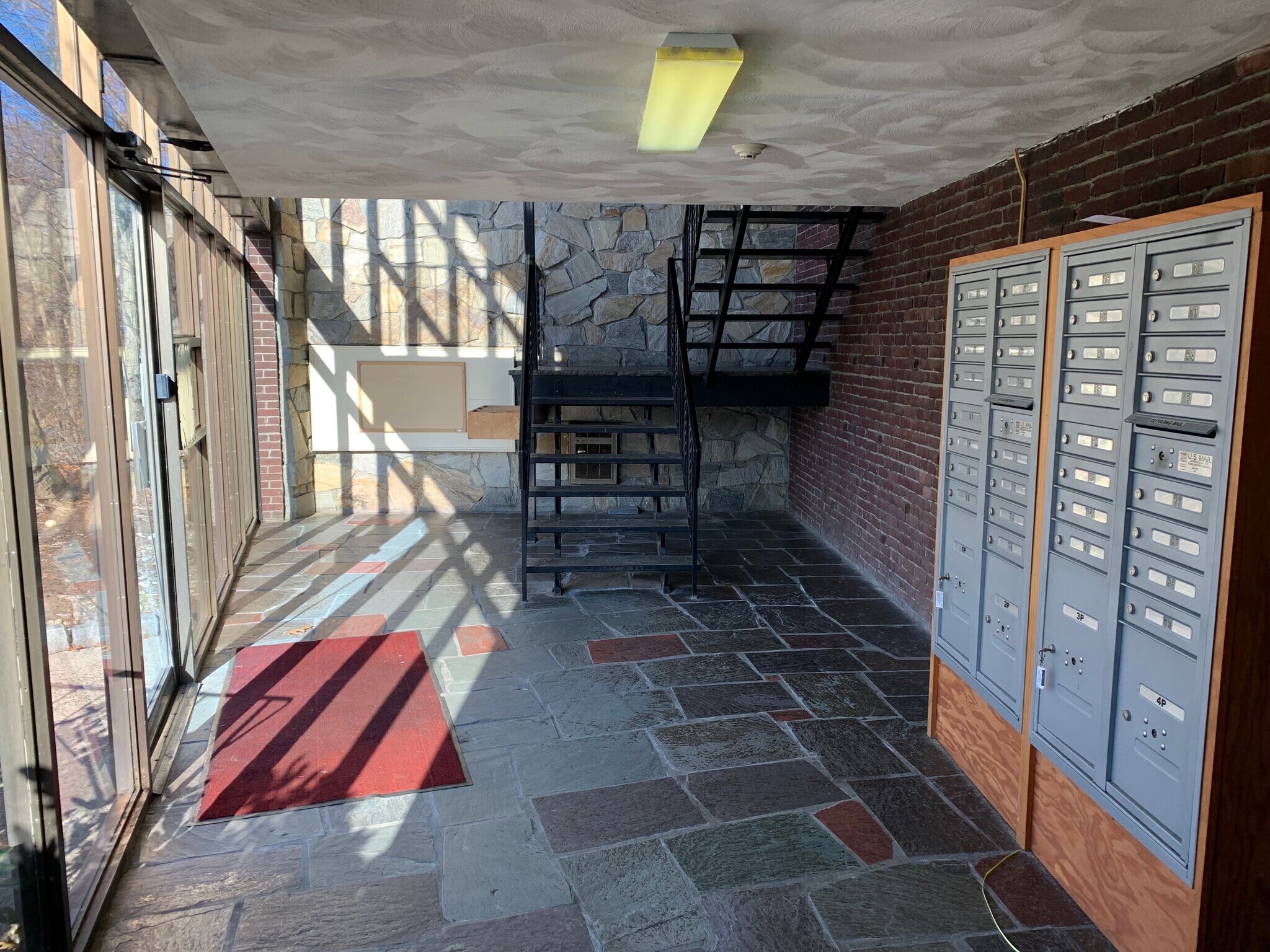 lobby - 915 Edgell Rd