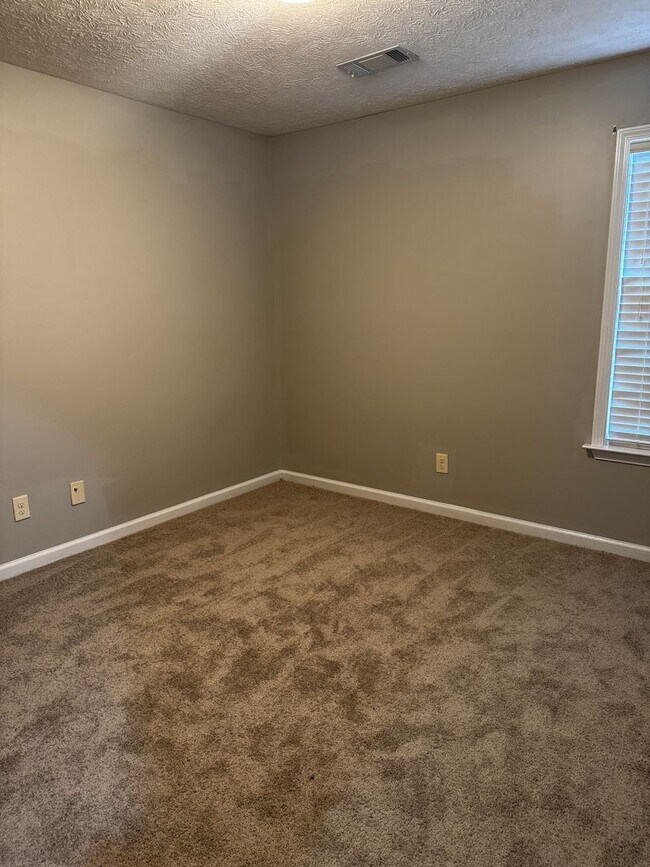 Building Photo - 9133 Saw Tooth Loop