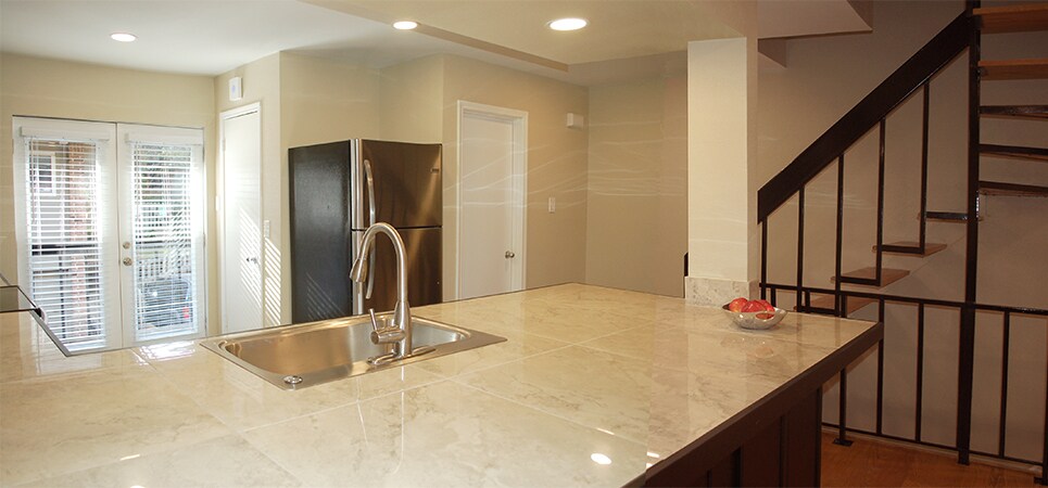 Great workspace and tons of storage - 8710 Park Ln