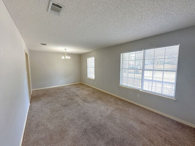 Building Photo - 3 Bedroom 2 Bath home in Marblehead Estates, located in Milton, FL!