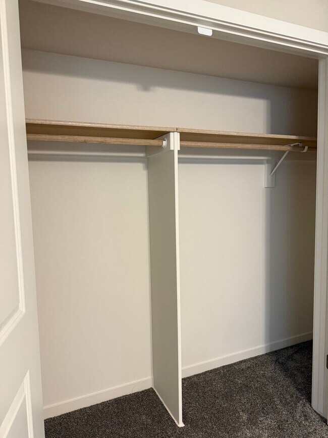 Building Photo - New 3 bedroom/3 bath ranch townhome in SE Lincoln