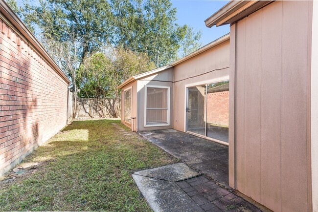 Building Photo - 8915 Beau Monde Dr