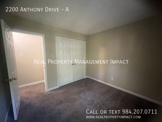 Building Photo - 2200 Anthony Dr
