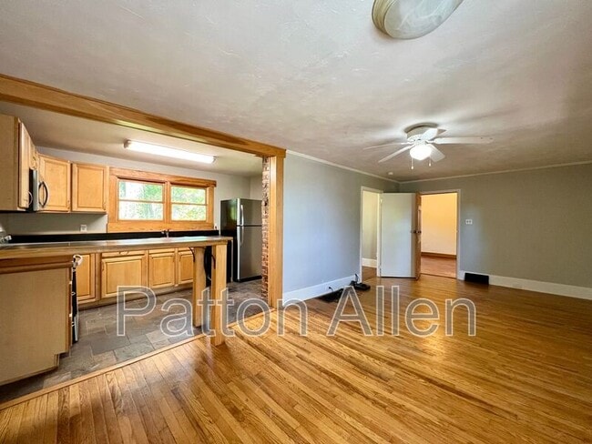 Building Photo - 5 Shady Cv Ln