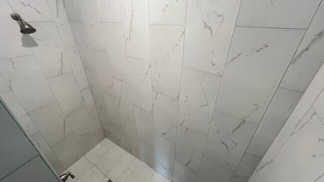 Building Photo - ADORABLE 3 Bedroom / 2 Bathroom Home in Pa...