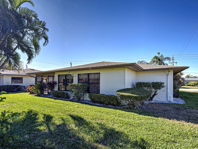 Building Photo - FURNISHED! 2BD/2BA/1CG in Vivienda West - a 55+Community