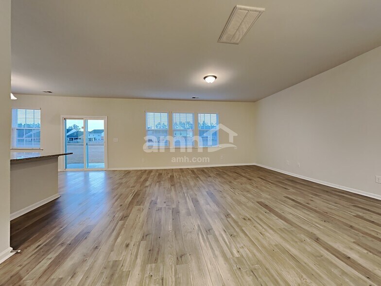 Building Photo - 514 Singing Bush Ave