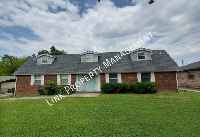 Building Photo - 4911 Marylin Ln