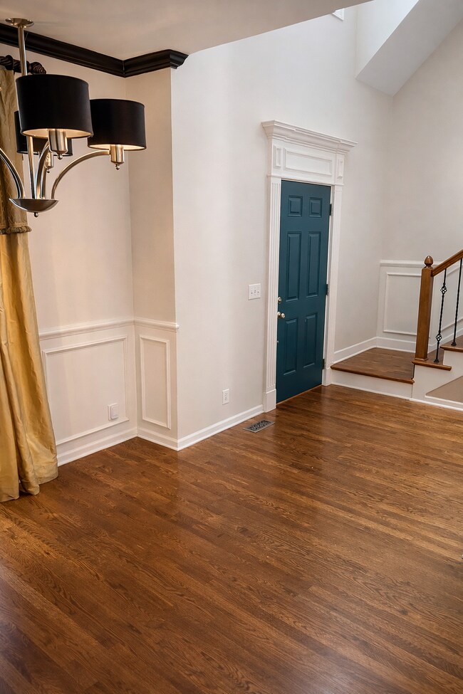 Building Photo - 2518 Wythe Close