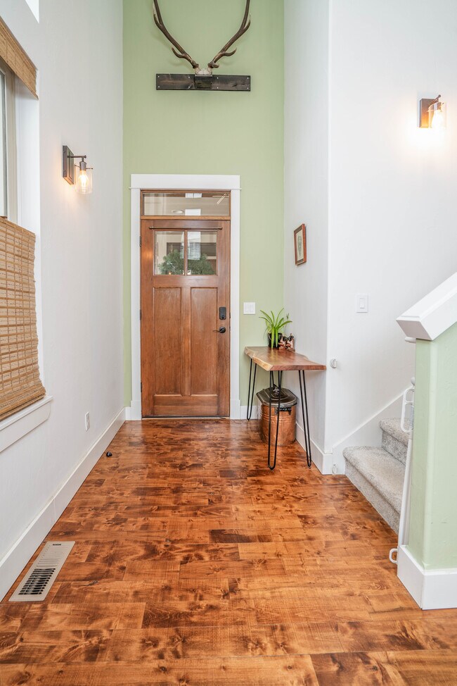 Building Photo - 2218 Gallatin Green Blvd