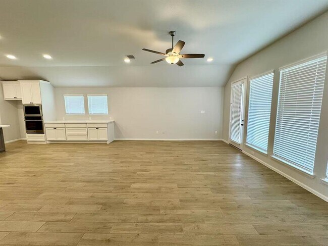 Building Photo - 31310 Wildflower Fld Ct
