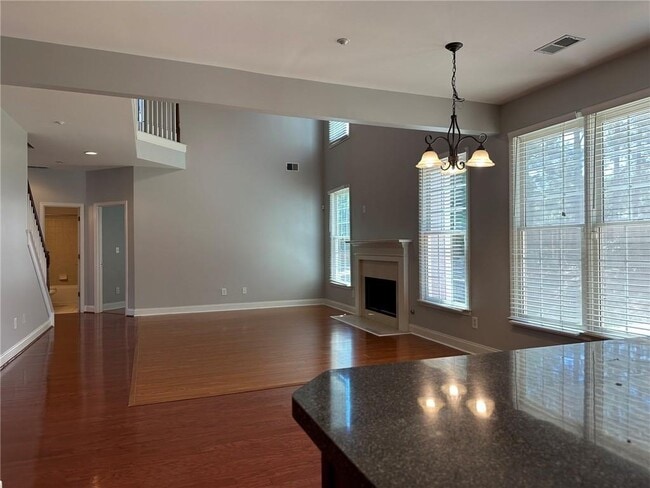 Building Photo - 669 Maple Grove Way