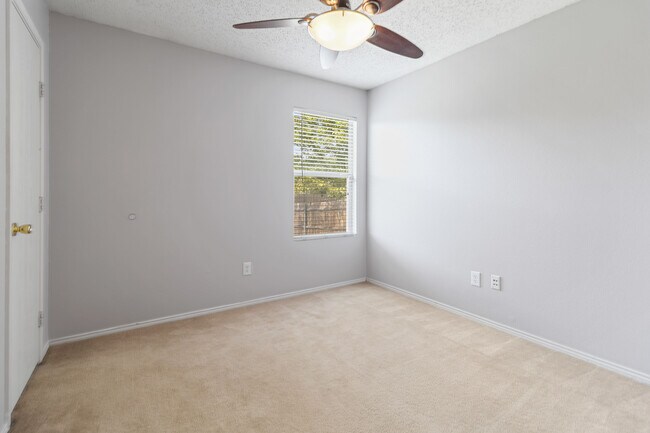 Building Photo - 6717 Waterhill Ln