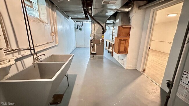 Building Photo - 1271 Hereford Rd