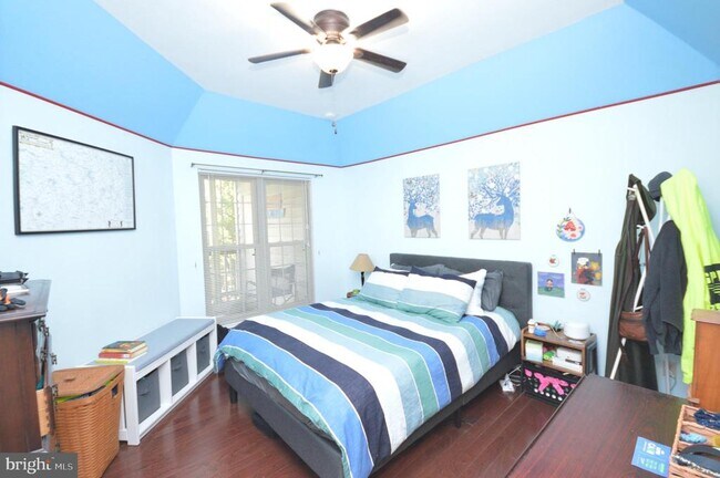 Building Photo - 3912 Penderview Dr