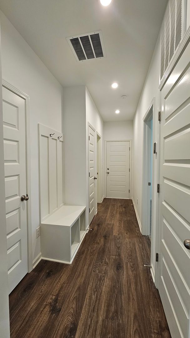 Building Photo - Spacious like new home in Hermitage FOR LEASE