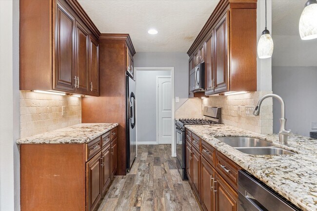 Building Photo - 2622 Strait Ln