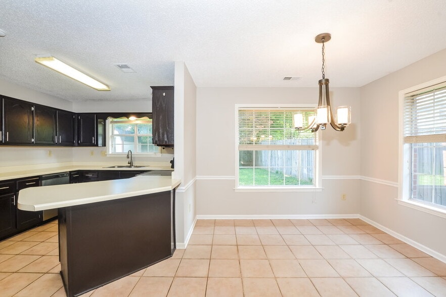 Building Photo - 6641 Bright Star Ln