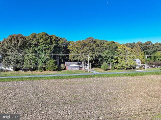 Building Photo - 7612 Sherwood Rd