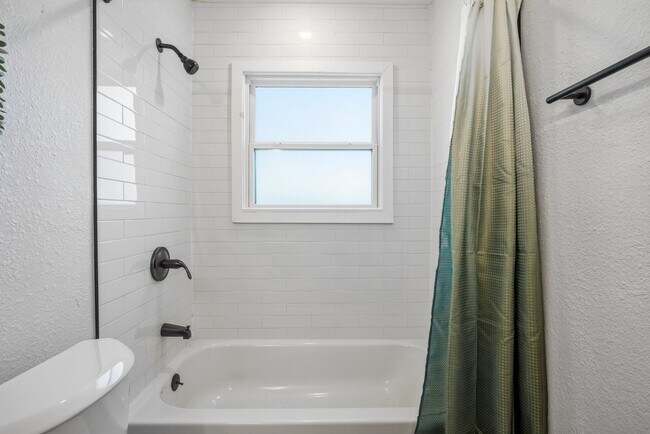 Building Photo - 2837 S Hills Ave