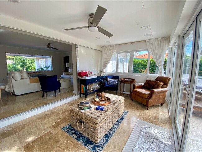 Building Photo - 1960 NE 30th St