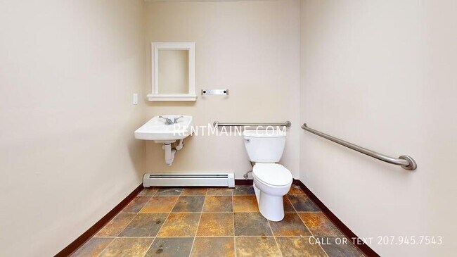 Building Photo - 109 Main Rd N