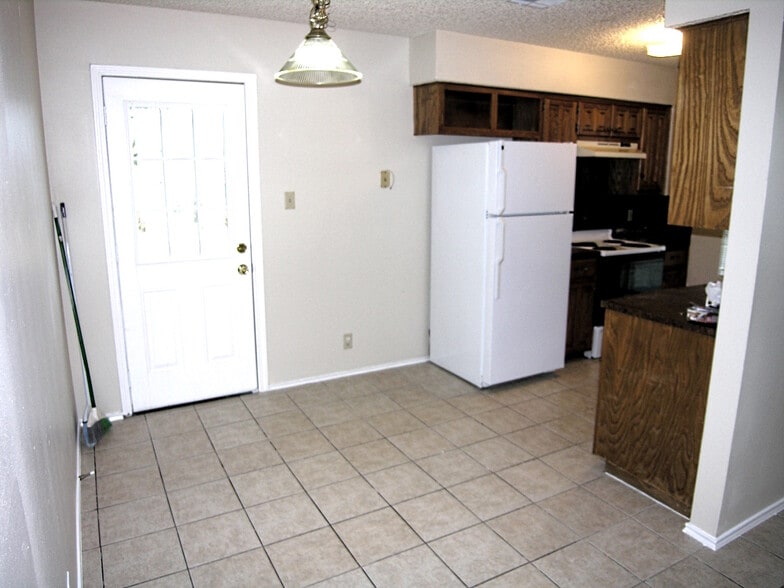 Building Photo - 21513 Coyote Trl