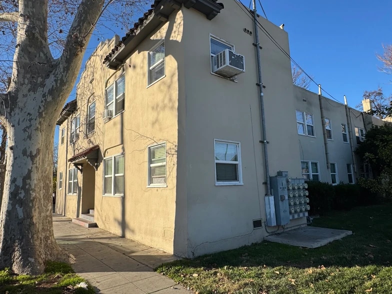 Primary Photo - 333 W 9th St