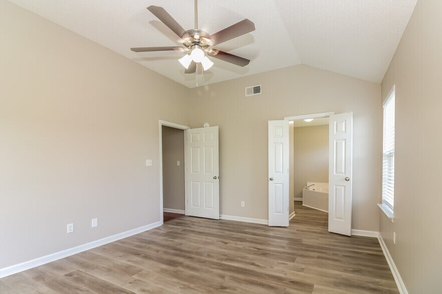 Building Photo - 5842 Carrel Cove