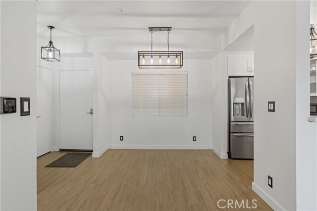 Building Photo - 221 S Oak Knoll Ave