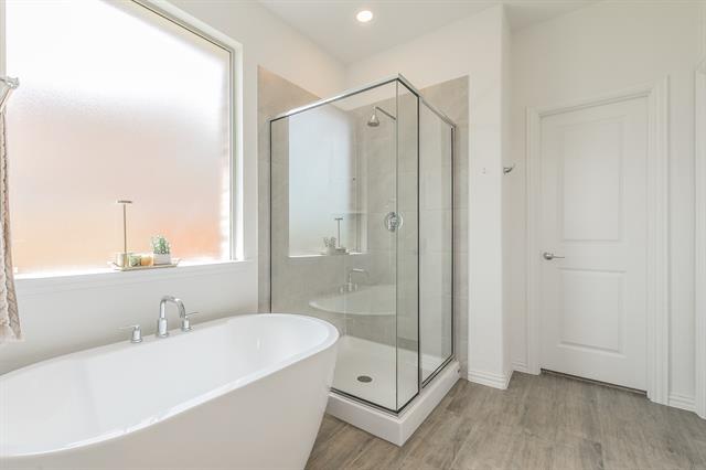 Building Photo - 2549 Birchcrest Dr