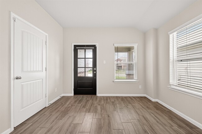 Building Photo - 6823 Escondido Dr