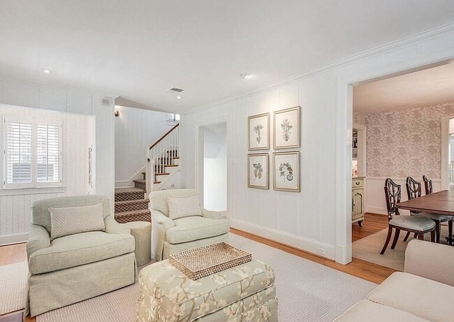 Building Photo - 3-Bed, 4-Bath Retreat in Chevy Chase!"