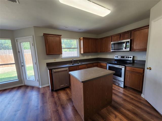 Building Photo - 1225 Lake Haven Dr