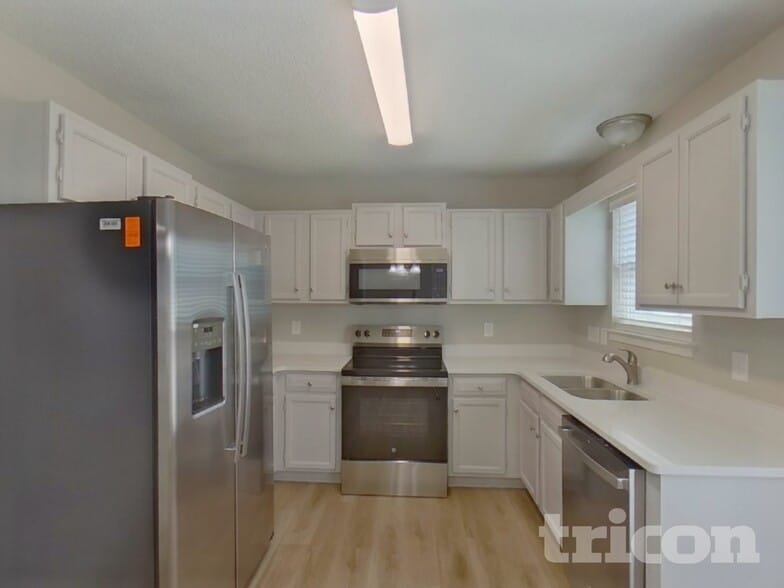 Building Photo - 722 Foxborough Rd