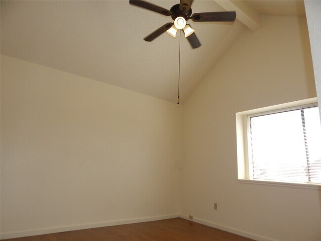 Building Photo - 8623 Beechcrest St