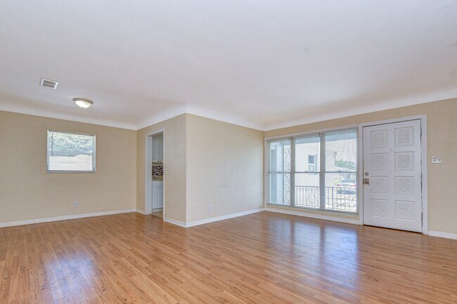 Building Photo - 5634 9th Ave N