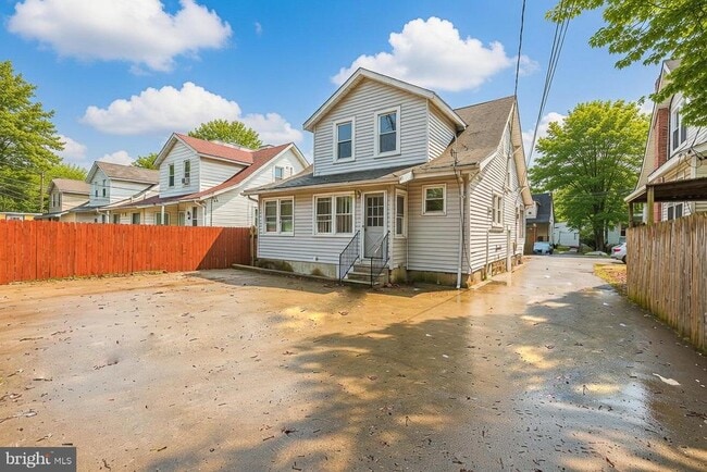 Building Photo - 8 Irving Pl