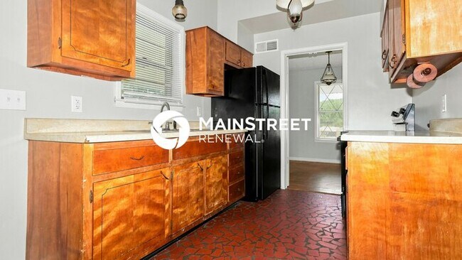 Building Photo - 3 Bedroom Pet-Friendly Home in Memphis, TN with Main Street Renewal