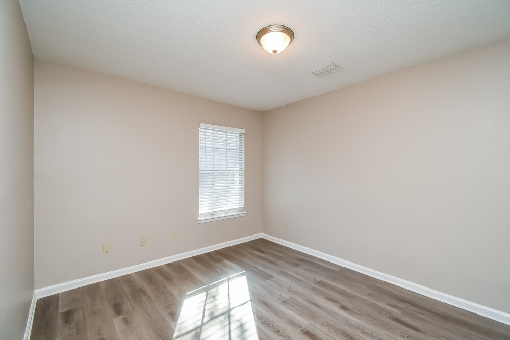 Building Photo - 1653 Spring Oaks Ln