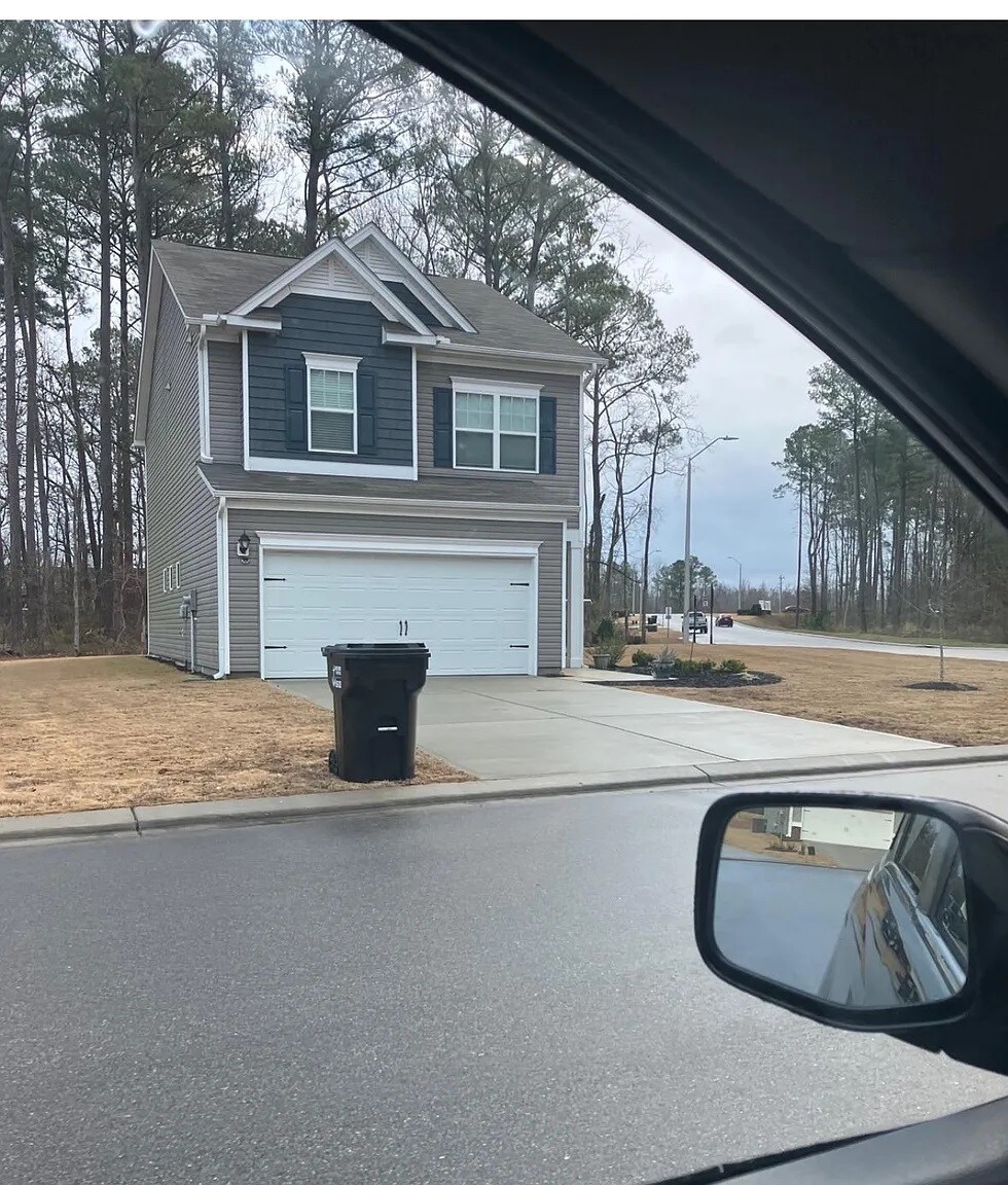 Building Photo - 100 N Rose Hill Dr