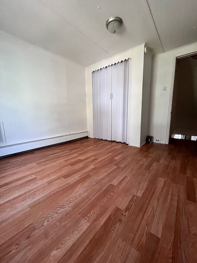 Building Photo - Single Family Rental in the heart of Minersville