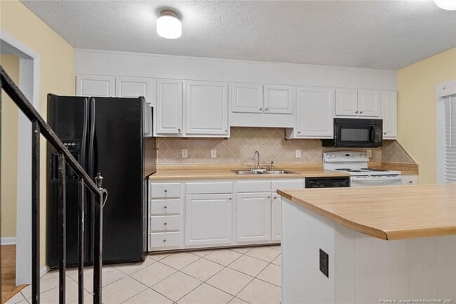 Building Photo - 7591 Beverly Dr