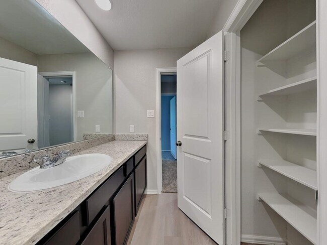 Building Photo - 18718 Charter Elm Dr