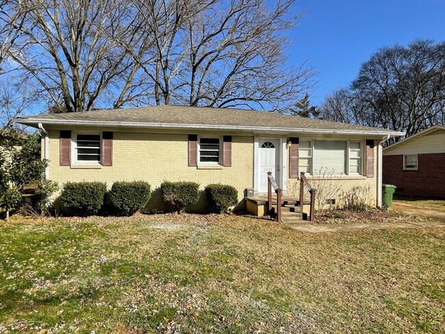 Building Photo - 1921 Stevens Ave NE