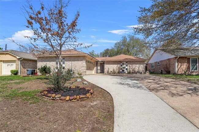 Building Photo - 13622 Wimbledon Oaks Dr