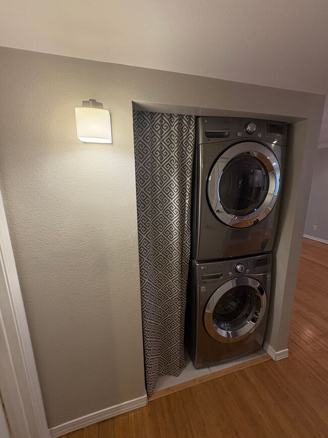 Building Photo - READY TO VIEW NOW!-HALF OFF FIRST MONTH RE...