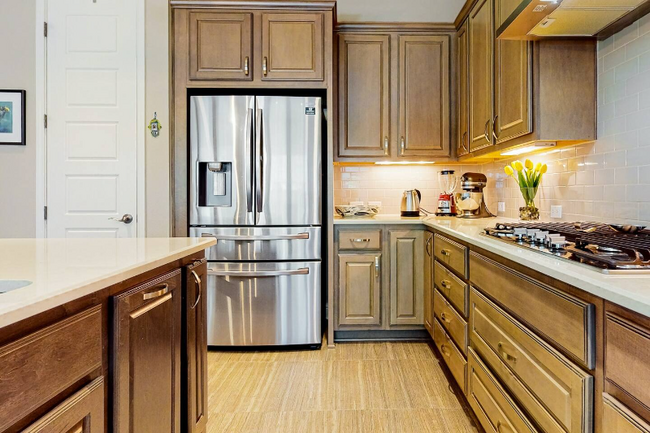 Building Photo - 6809 Teulada Dr